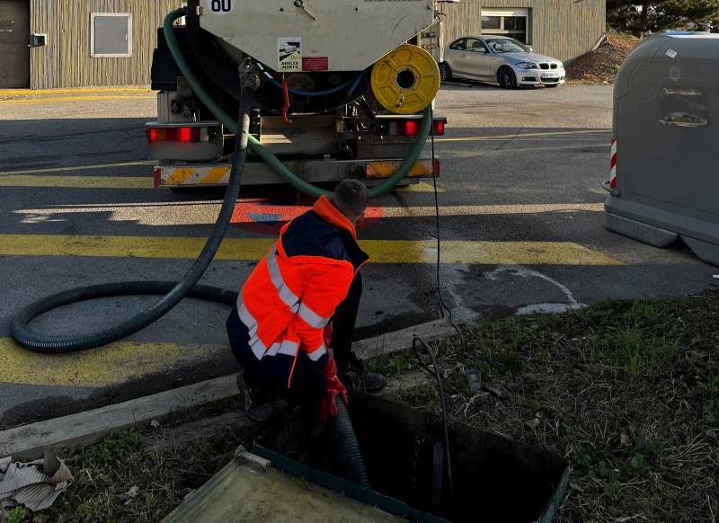 Entreprise pour service d'assainissement des eaux usées domestiques à Lunel dans l'Hérault